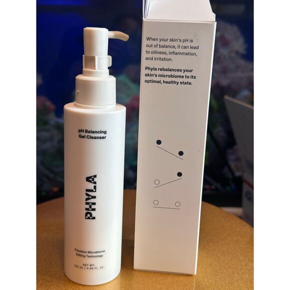 PHYLA ph balancing cleanser NWB - Picture 1 of 5